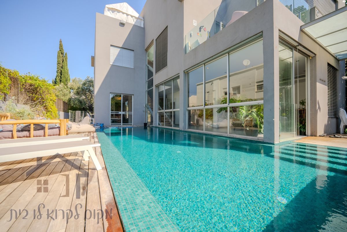 צילום מיד 2, תיווך מקום לקרוא לו בית