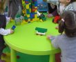 שוב סוער במעון של "כיוונים": זוג הורים תקפו סייעת החשודה בתקיפת פעוט – שני הצדדים נחקרים