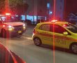 אמש: רוכבת אופניים חשמליים איבדה שליטה ופגעה במשאית חונה